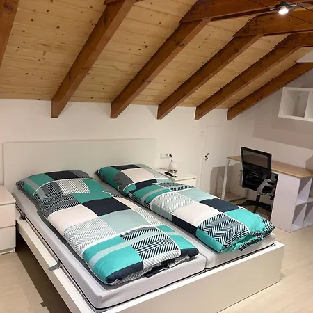 Uhland8 Lägenhet Freiberg am Neckar